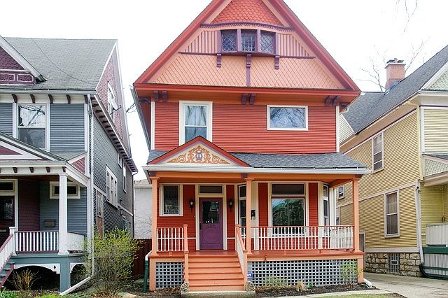 1st image of 304 S Oak Park Ave