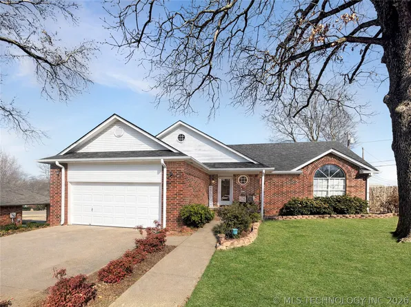 117 Oakwood Dr, Tahlequah, OK 74464