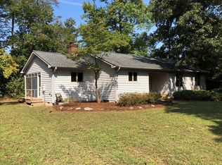 186 Cavalier Trl, Warsaw, VA 22572