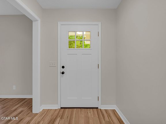 3rd image of 60 Savelle Cir