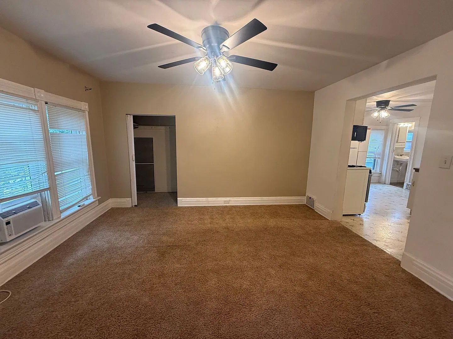 701 Scott St — Photo 3