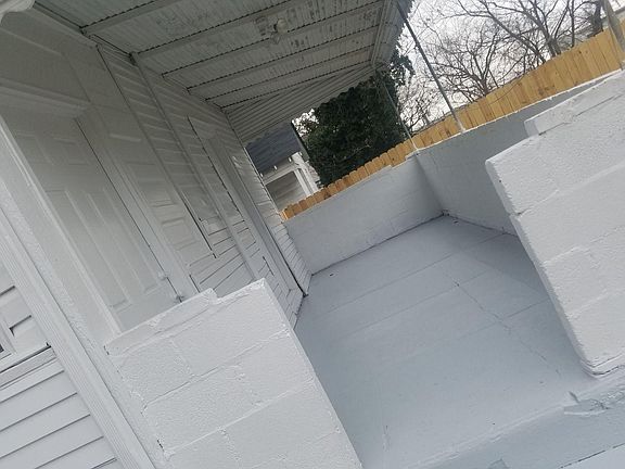 3rd image of 2910 Stockton St