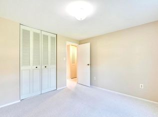 107 N Garfield Rd, Sterling, VA 20164