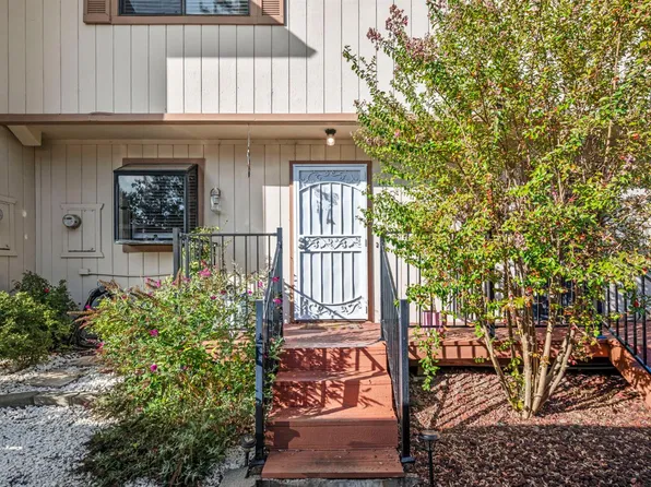 4291 Patterson Dr APT 17, Diamond Springs, CA 95619