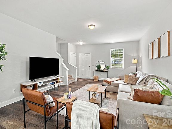 5th image of 8553 Colgate Cir