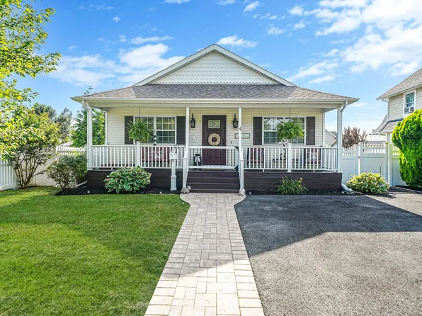 4 Ferndale Boulevard, Islip, NY 11751