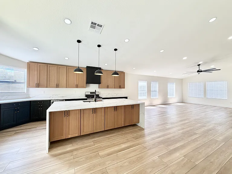 8221 Grassy Point Cir — Photo 22