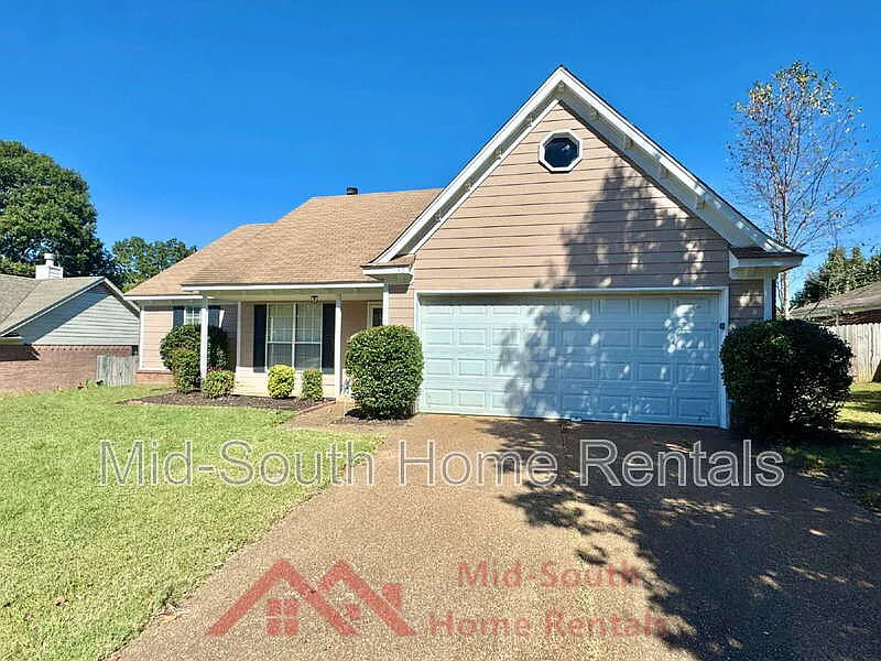 3 bed, 2.0 bath, 1420 sqft, $1,695 — Photo 2