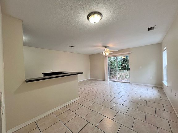 3rd image of 452 Orange Ave