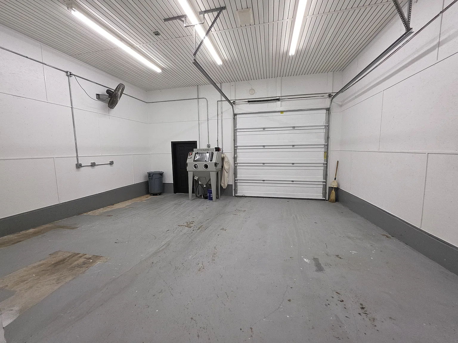 Studio, 1300 sqft, $1,000 — Photo 4