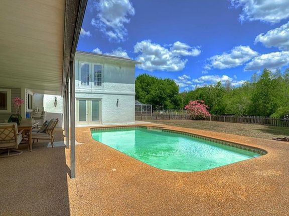 Great space for pool parties!