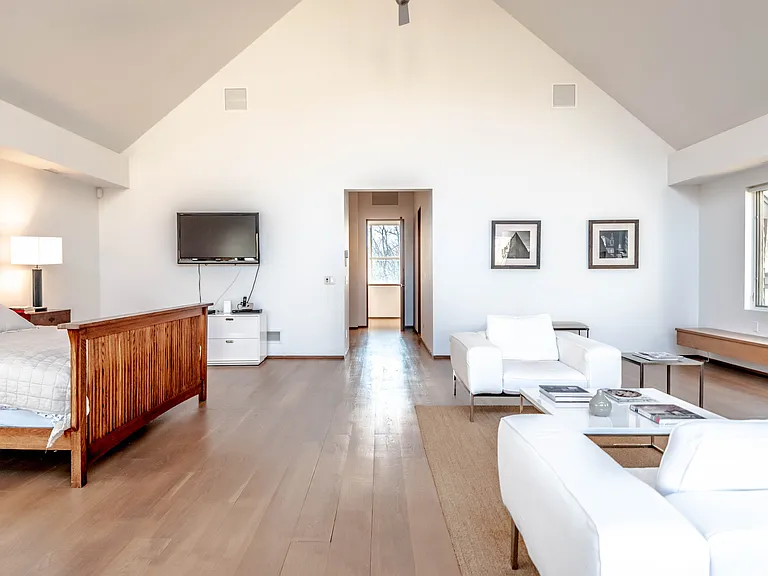 500 Old Sag Harbor Rd — Photo 14