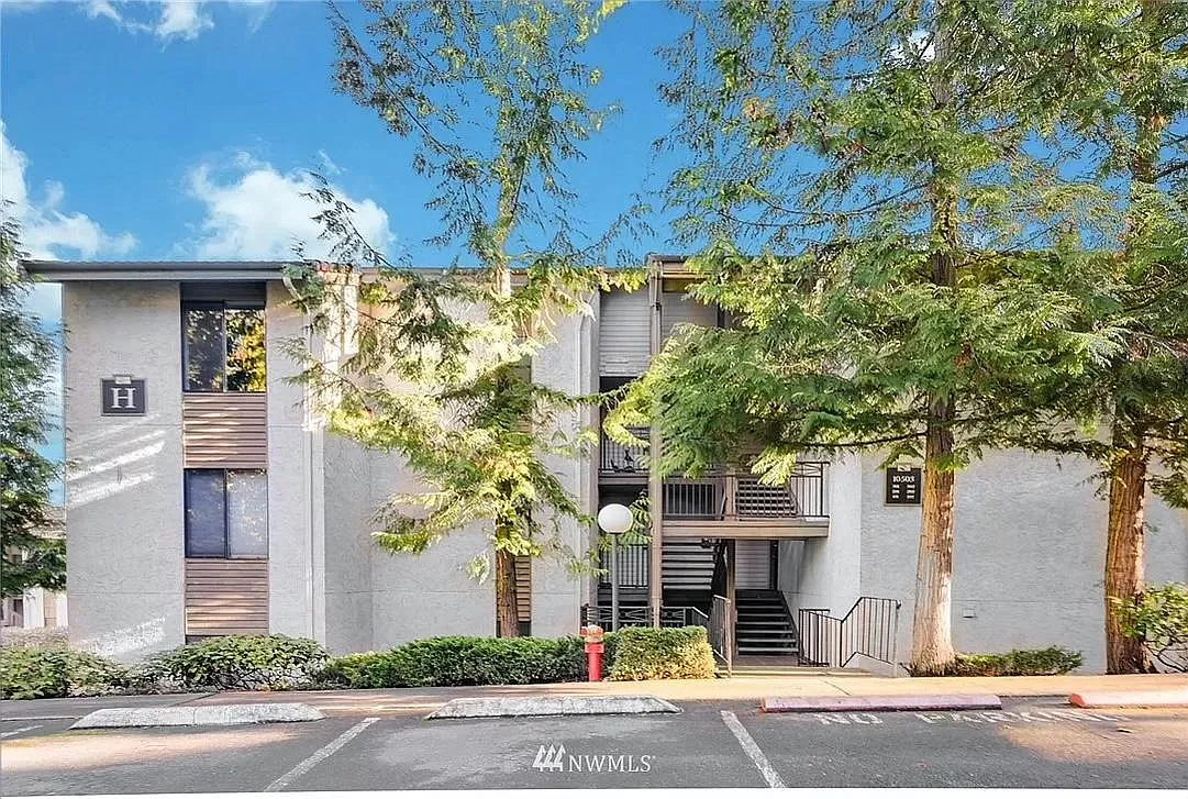 2 bed, 1.5 bath, 1028 sqft, $2,650 — Photo 1