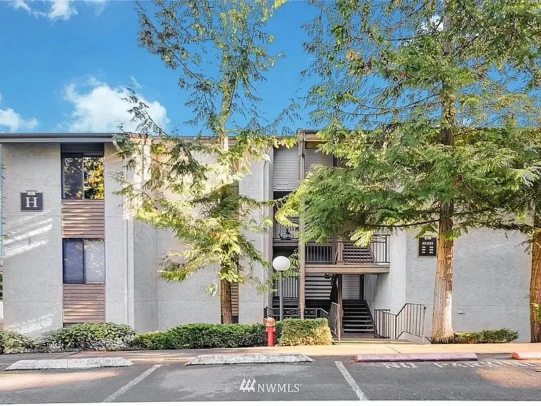 10503 NE 32nd Pl #H301 — Photo 1
