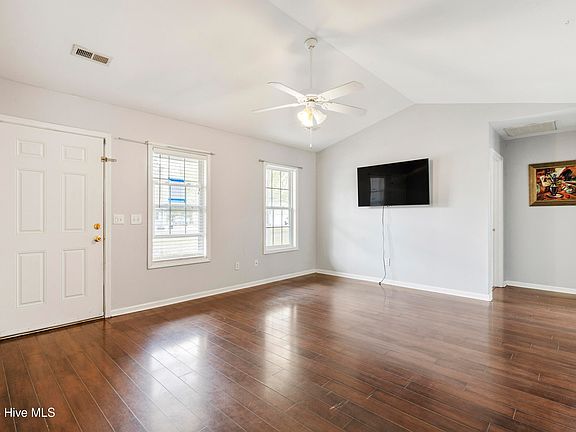 5th image of 3993 Carriage Lane NE