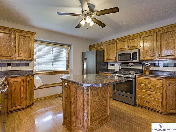 5th image of 2422 Thallas St
