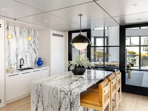 445 Grand Avenue image 19 of 39