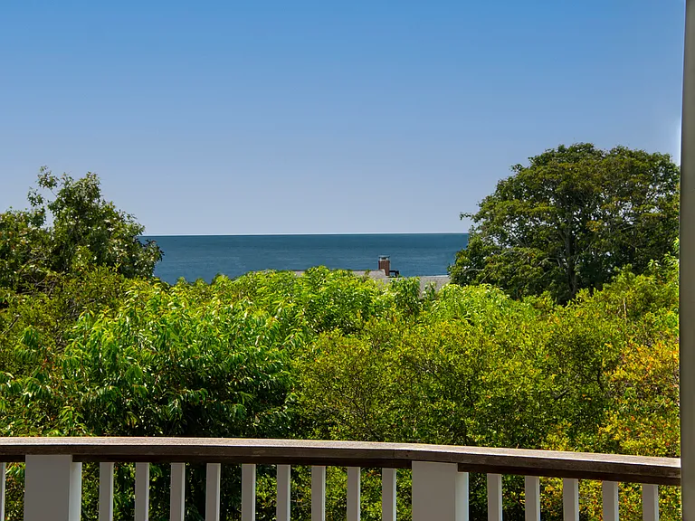 56 Seaview Ave — Photo 24
