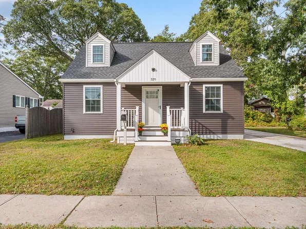 320 E Wyoming Ave, Absecon, NJ 08201
