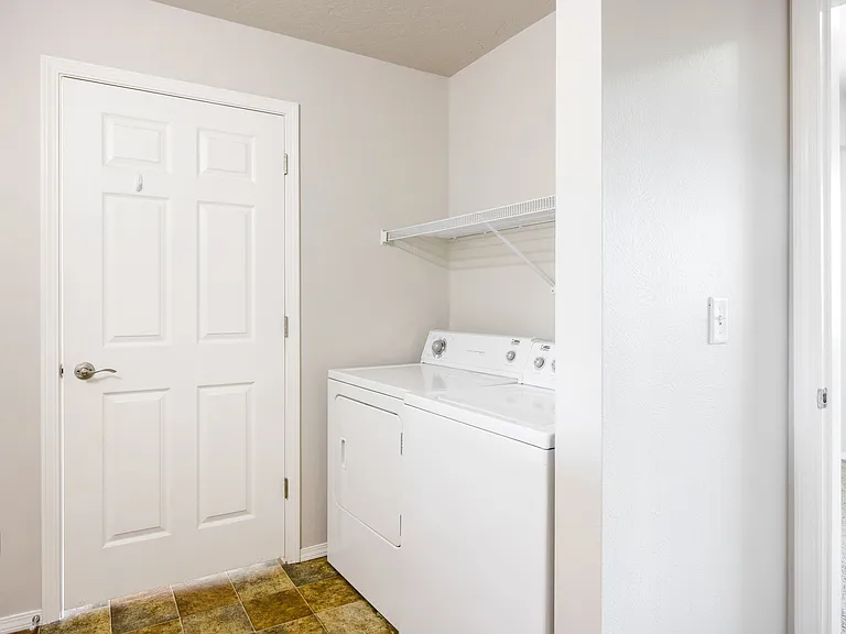 Ashlyn Place Apartments — Photo 15