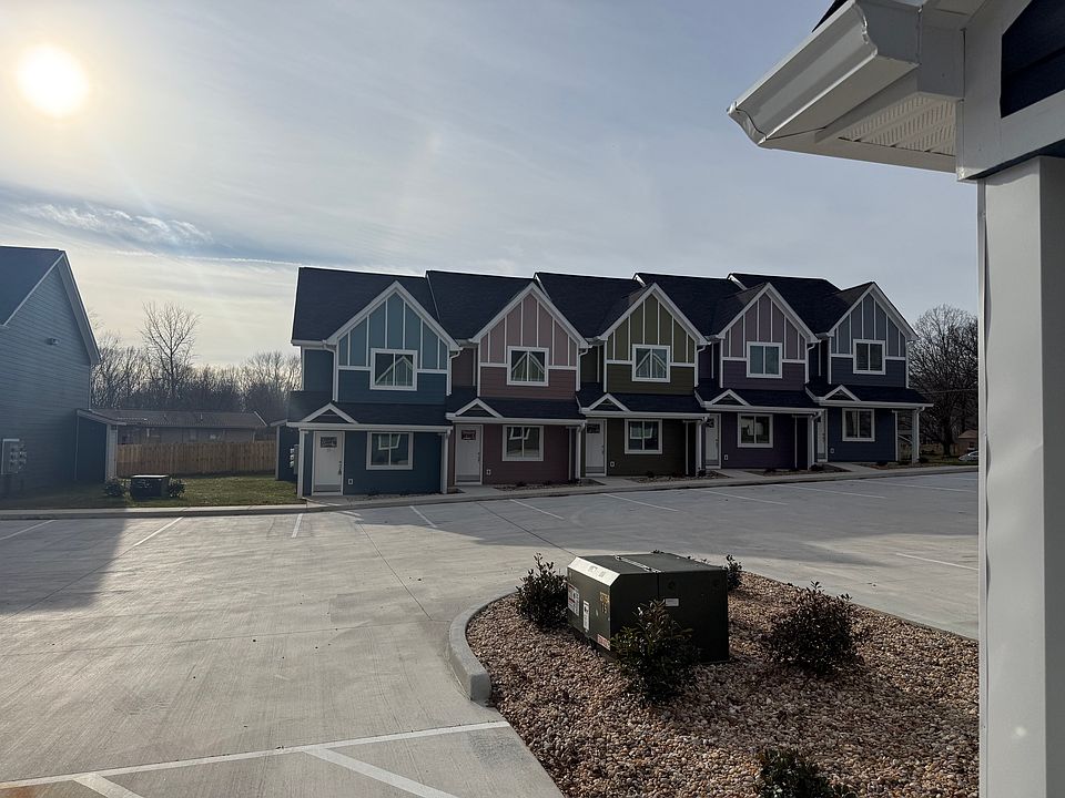 1st image of 503 Oakwood Dr