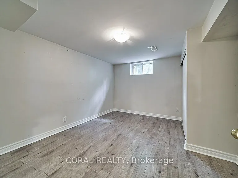 213 Cabot St — Photo 32