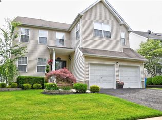 33 Crescent Rd, Old Bridge, NJ 08857