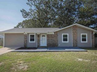 5279 Jenny Cir, Pace, FL 32571