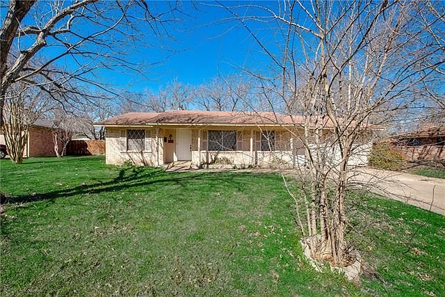 1st image of 525 Terrace Dr