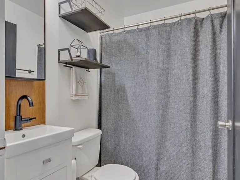 1117 Morningside Dr — Photo 3