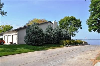 3rd image of 1703 S Shore Dr