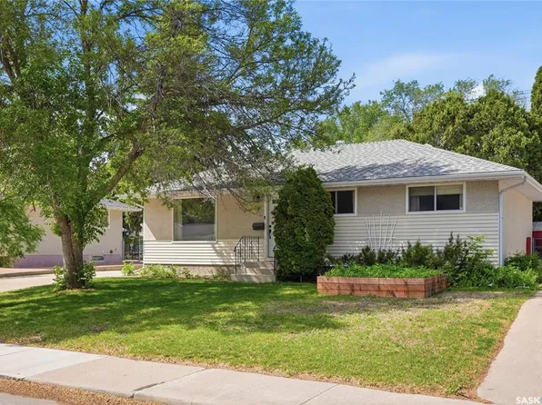 25 Murphy CRESCENT, Saskatoon, SK S7J 2T5