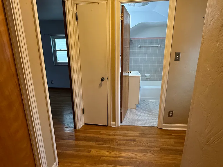 34 Wentworth Ave — Photo 8