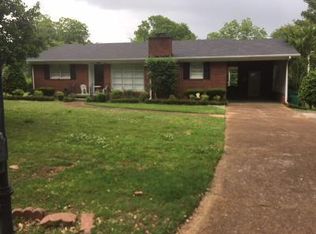 104 River Dr, Tuscumbia, AL 35674