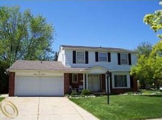 17217 Golfview St, Livonia, MI 48152