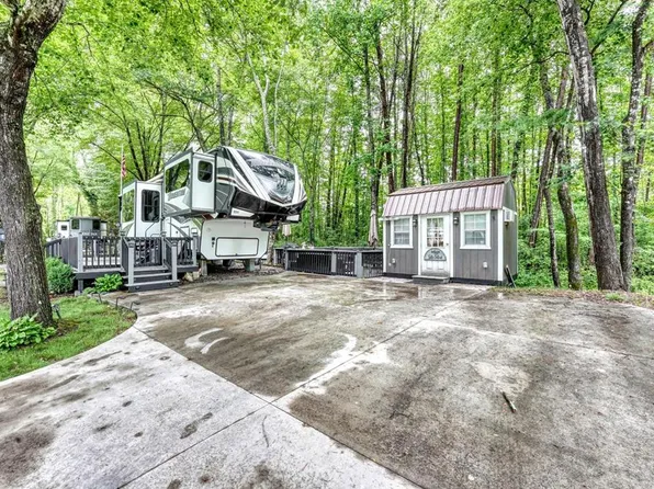 73 Moccasin Ln, Blairsville, GA 30512