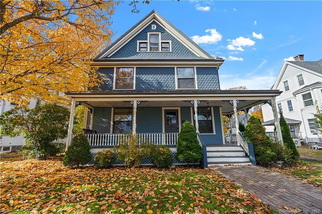 25 Moss St Pawcatuck CT 06379 Zillow