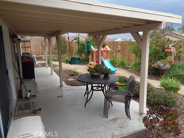 21437 Salix Ave — Photo 2