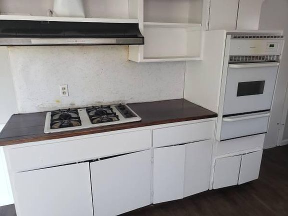3rd image of 1013 SW 61st St