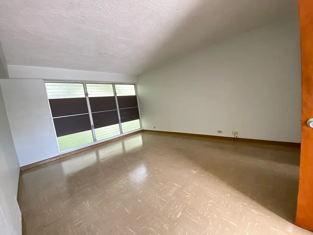 Studio, 300 sqft, $1,095 — Photo 3