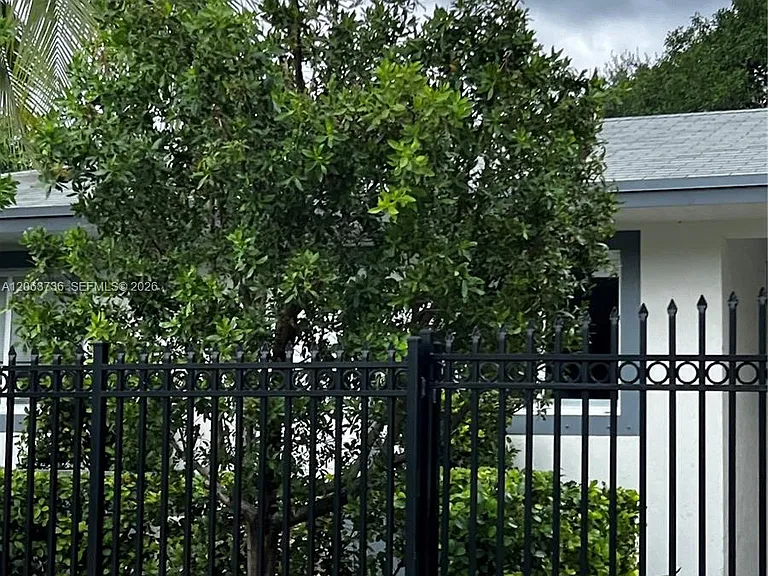 6301 NW 1st Pl — Photo 43