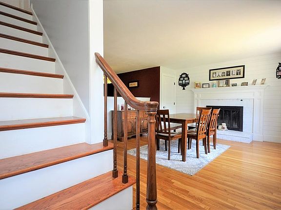 4th image of 632 Union St