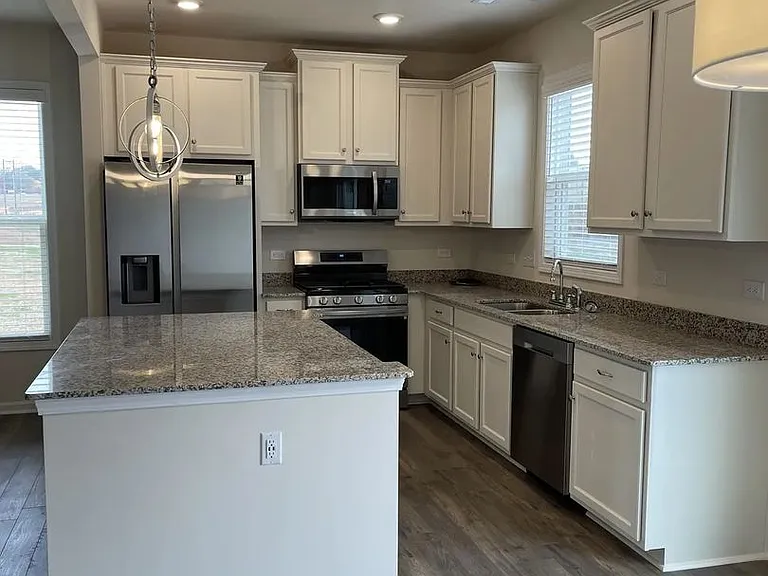 8099 Sheffield Dr — Photo 16