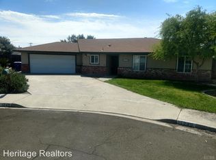 1249 Acacia Ct, Lemoore, CA 93245
