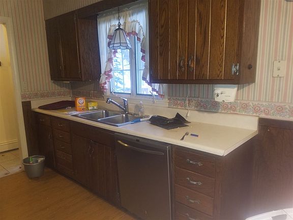 3rd image of 62 Prospect Ave