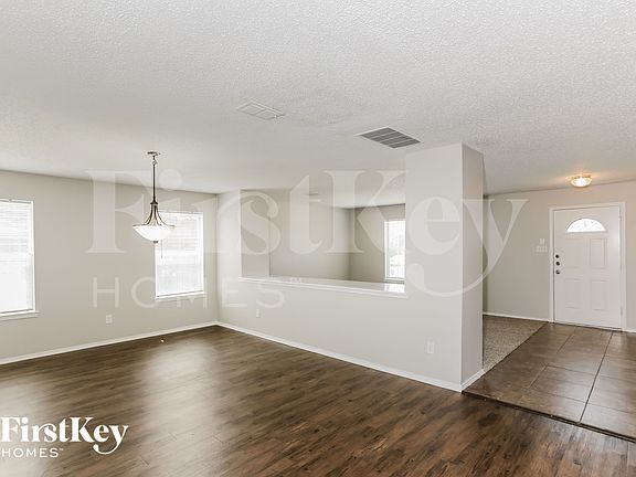 4th image of 7127 Lake Hawkins Dr