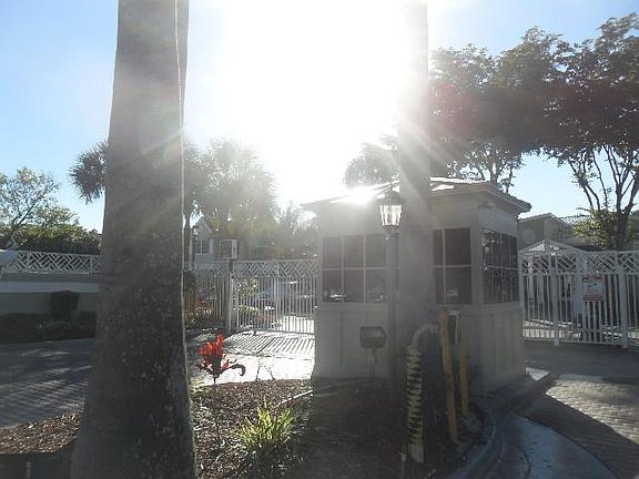 4th image of 17330 NW 67th Pl #J-6