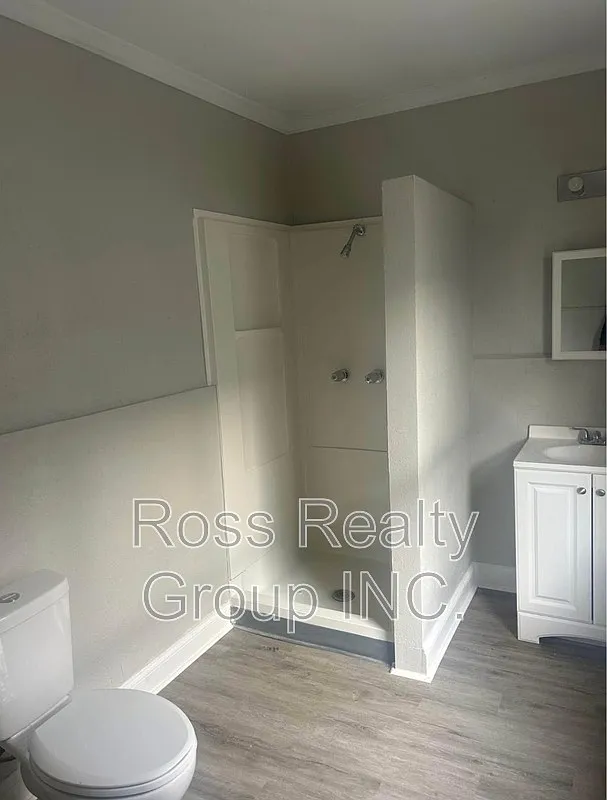 2 bed, 1.0 bath, 1000 sqft, $800 — Photo 4