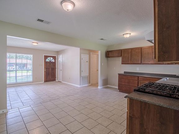 5th image of 109 Forest Dr