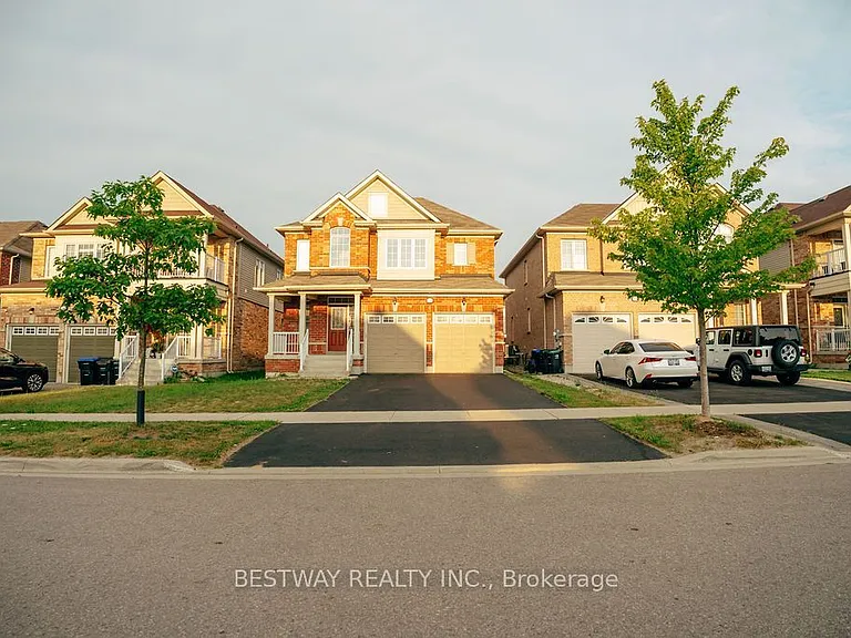486 Greenwood Dr — Photo 2